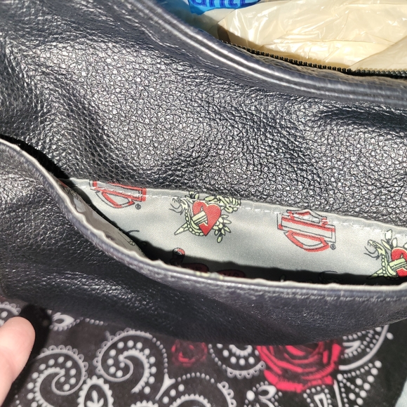 Harley-Davidson Black Leather Shoulder Bag with Chain Detail - Picture 8 of 13